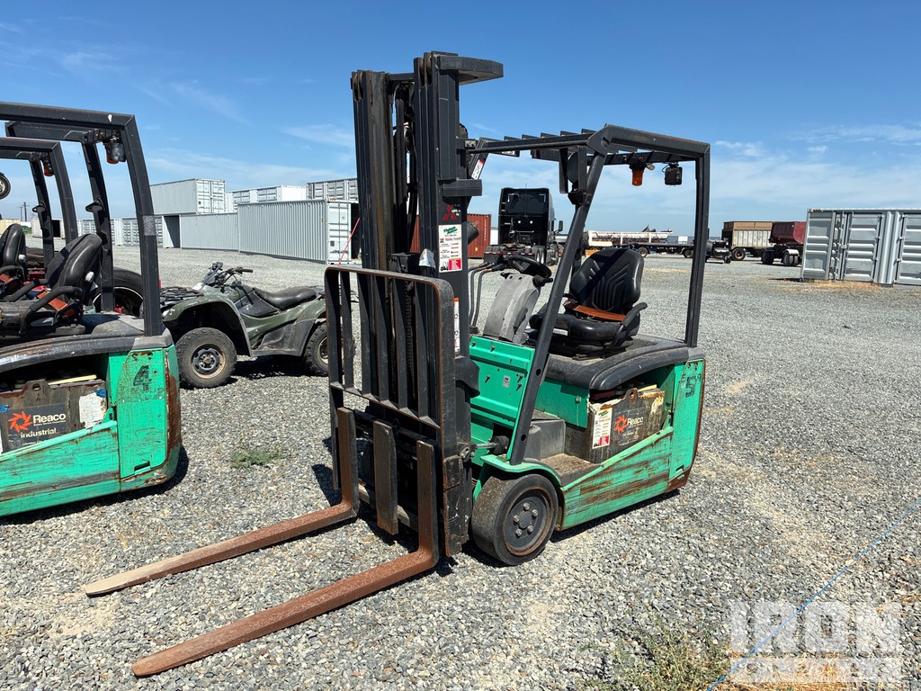 General Appearance - Lift Truck* with Picture, Left Front Corner