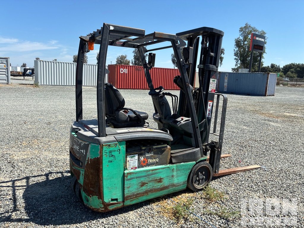 General Appearance - Lift Truck* with Picture, Right Rear Corner