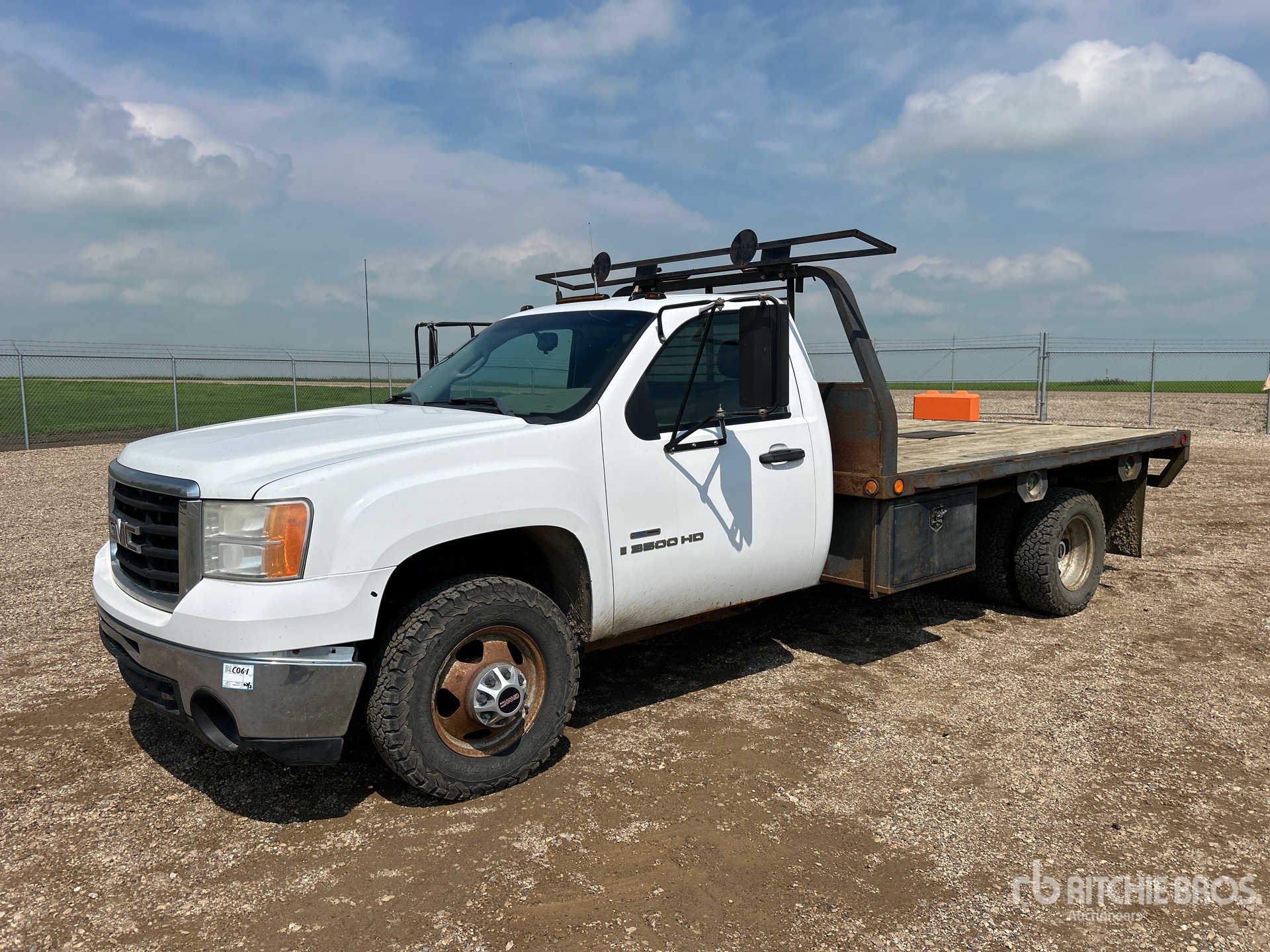 General Appearance with Featured Photo
