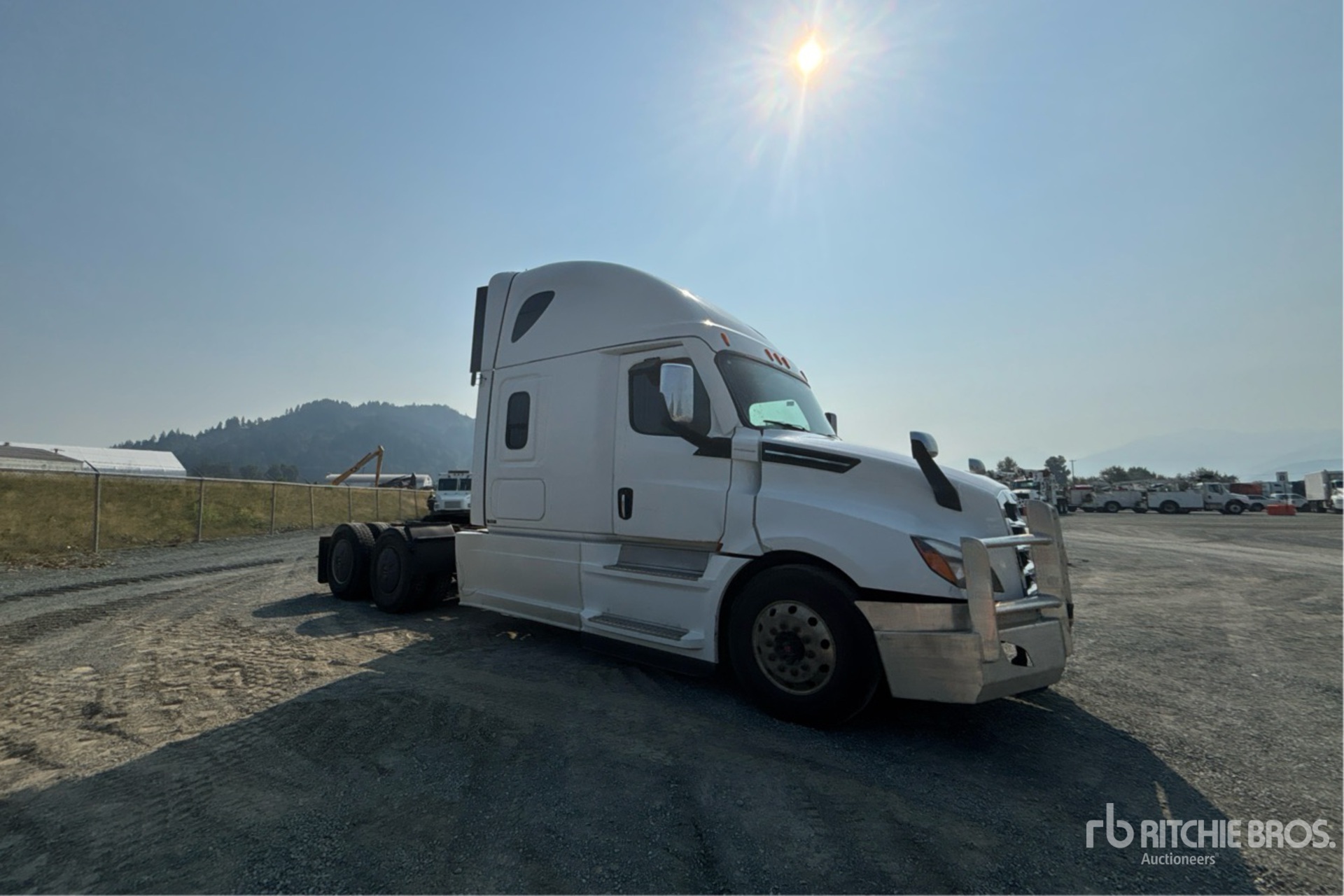 2020 Freightliner CASCADIA 126
