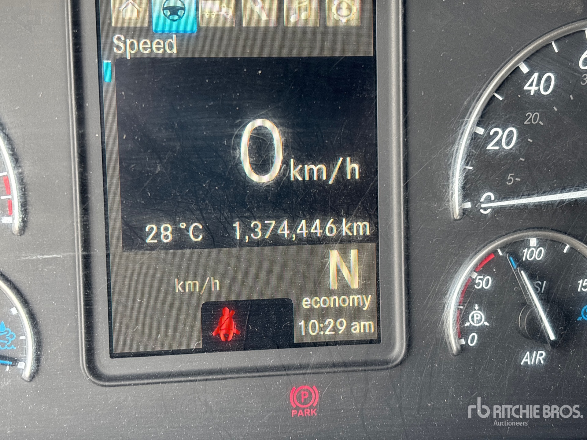 2020 Freightliner CASCADIA 126