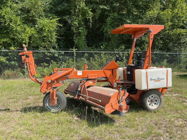 2022 Broce BB250B Self-Propelled Broom 2022 Broce BB250B Self-Propelled Broom