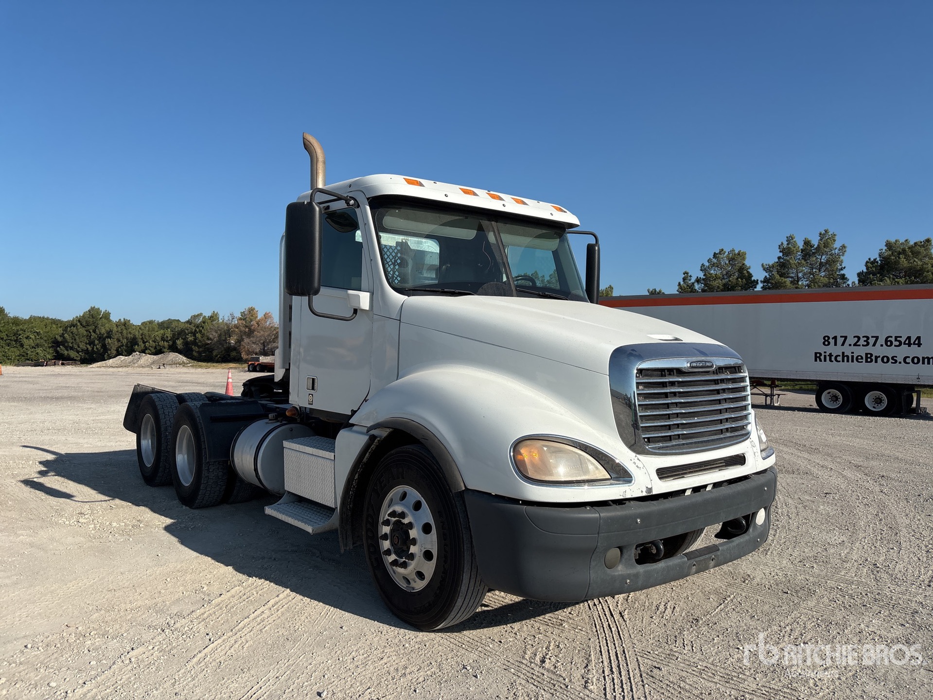 2020 Freightliner Columbia 120