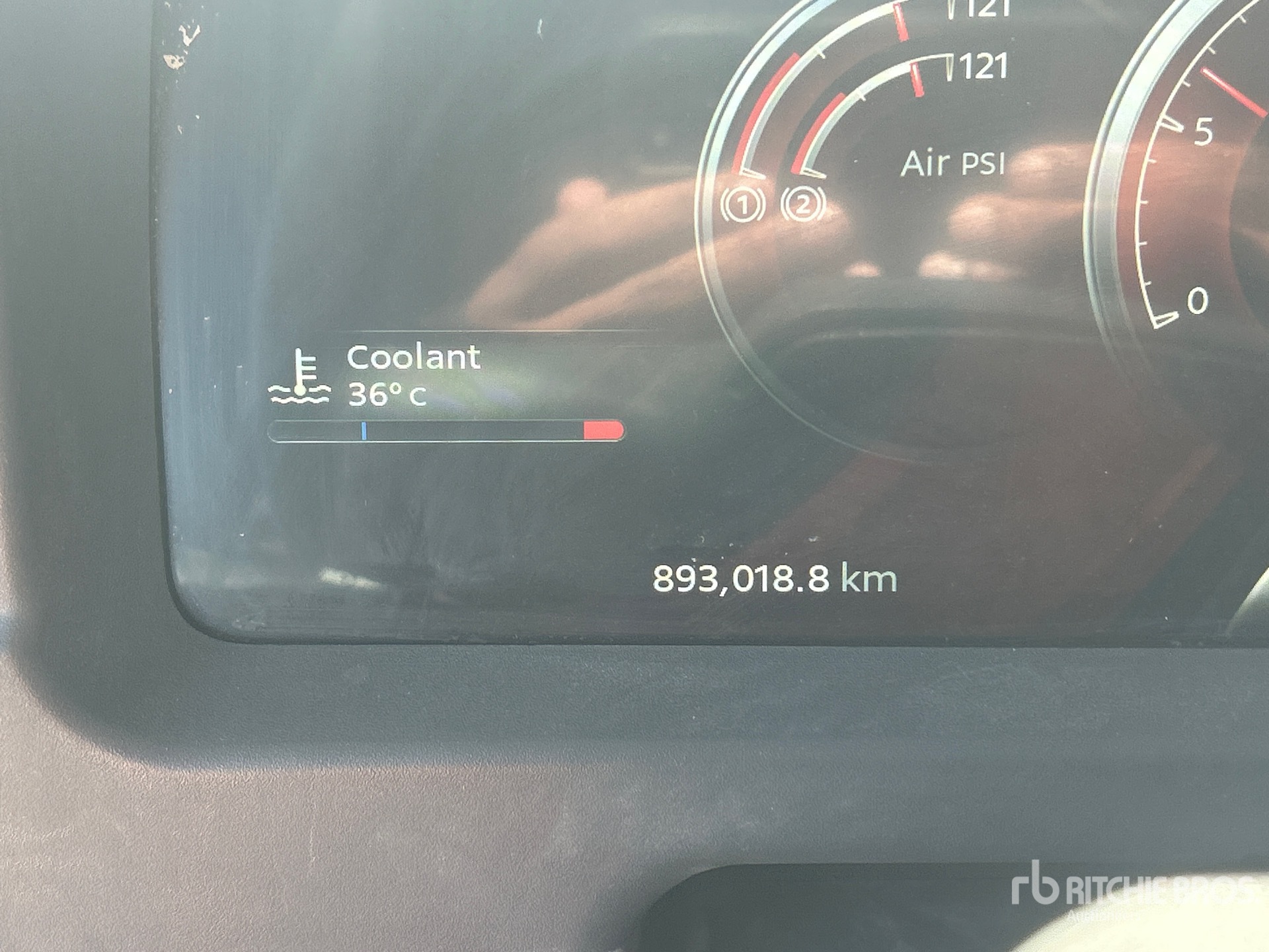 2023 Peterbilt 579