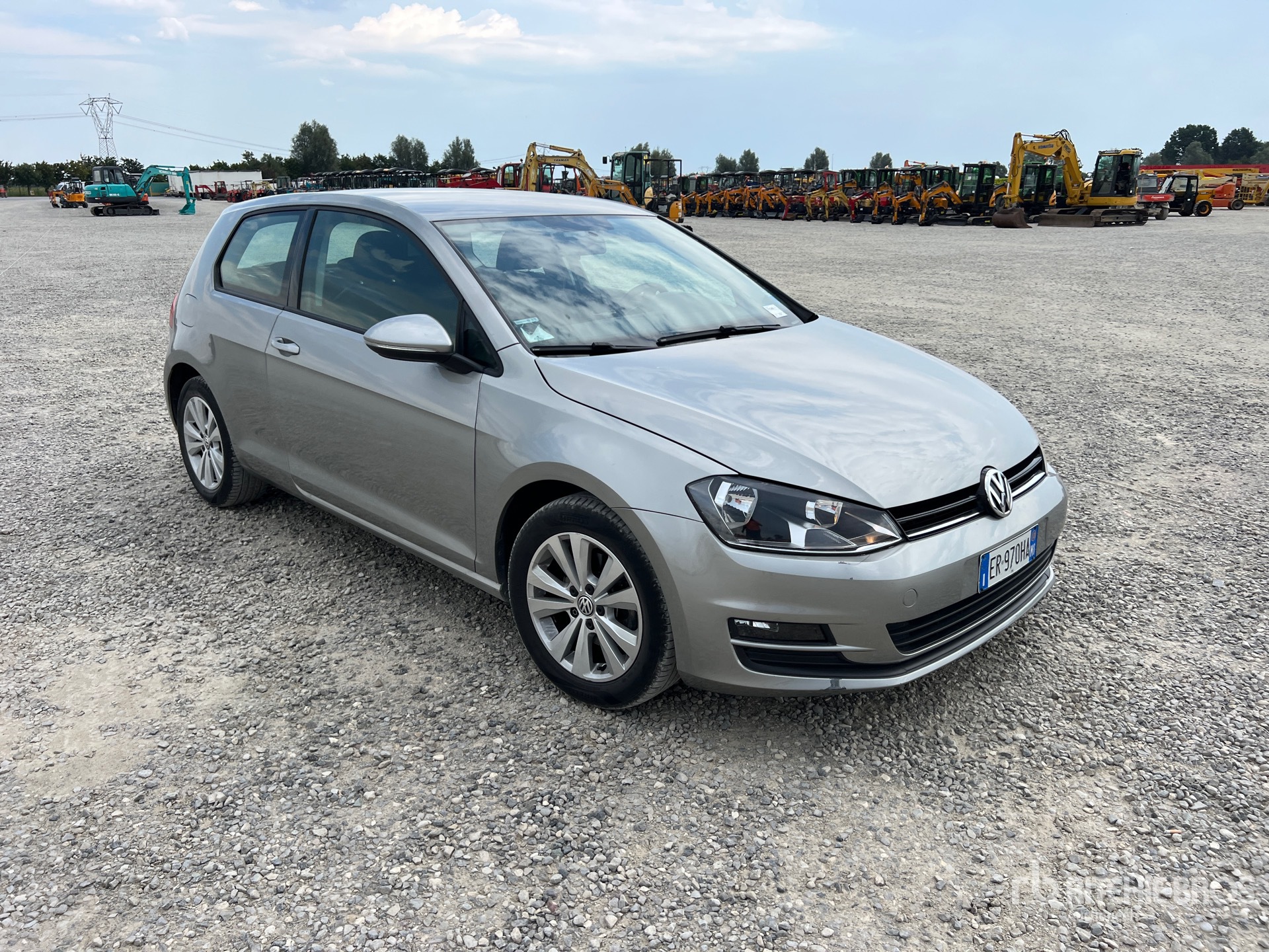 General Appearance with Picture, Right Front Corner