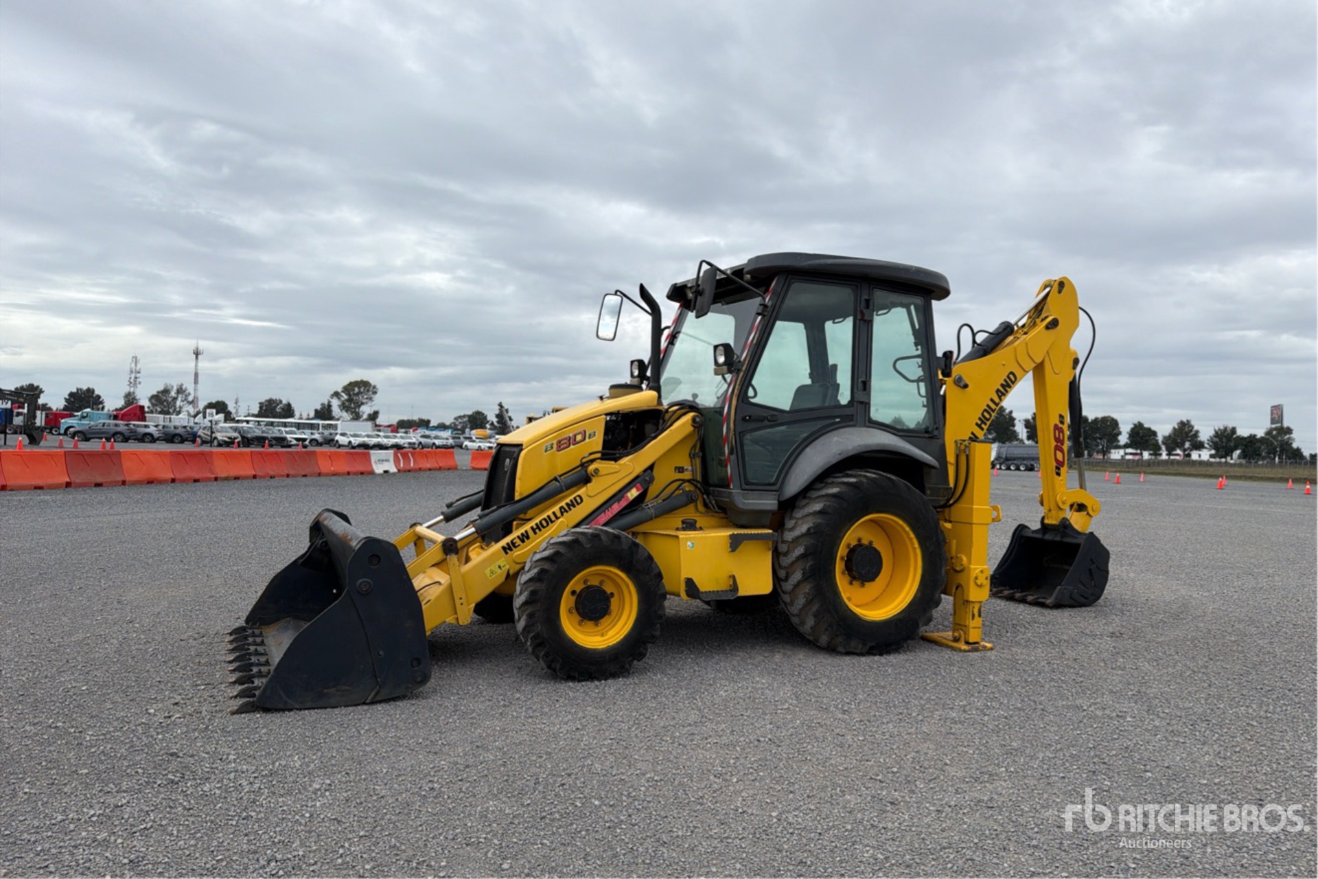 2017 New Holland B80B-SS