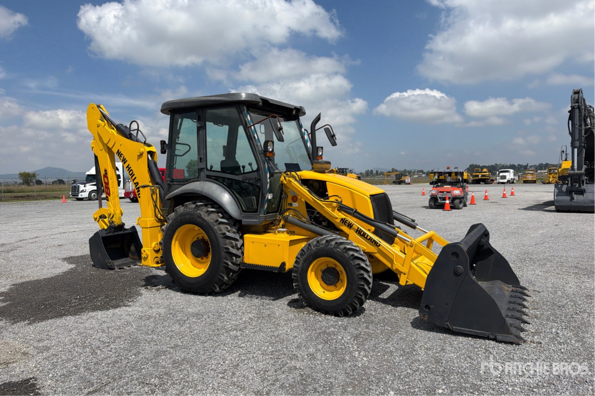 2017 New Holland B80B-SS