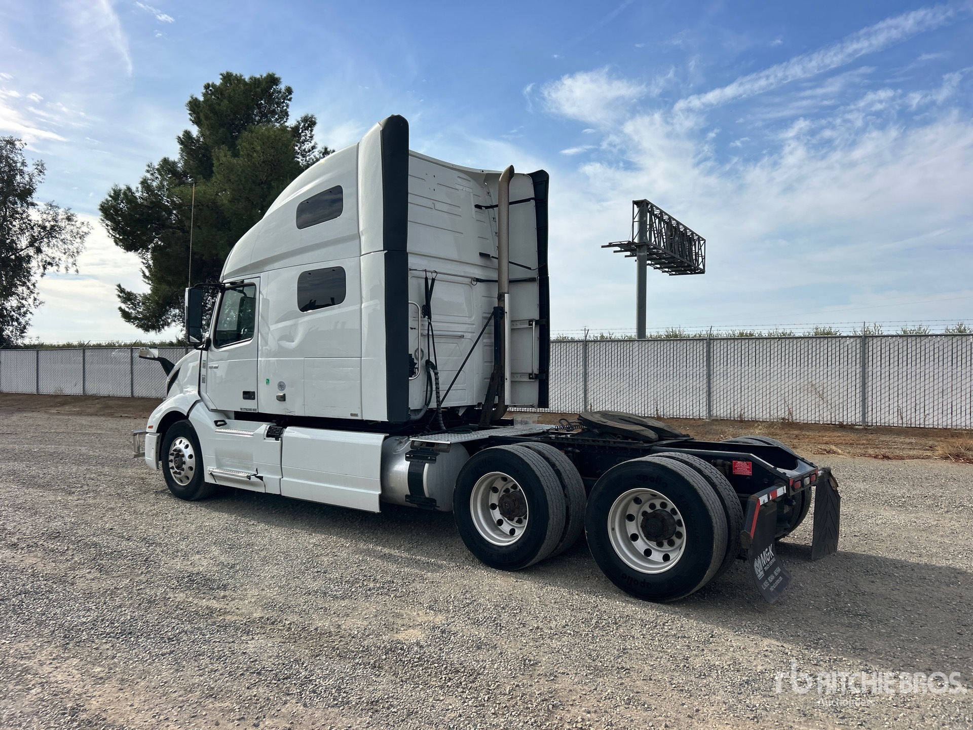 2020 Volvo VNL760