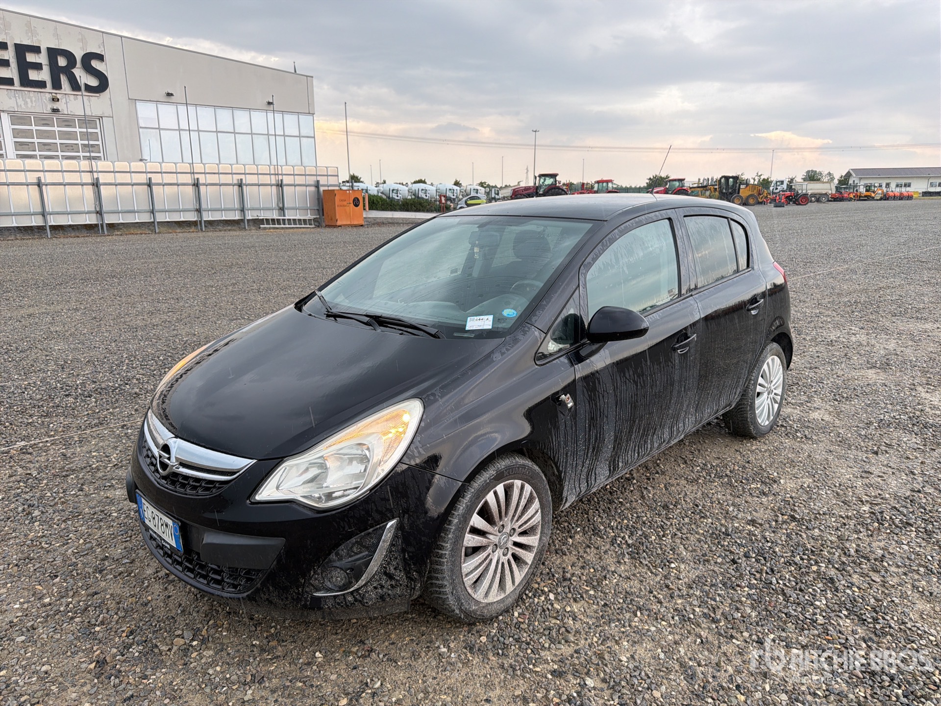 General Appearance with Picture, Left Front Corner