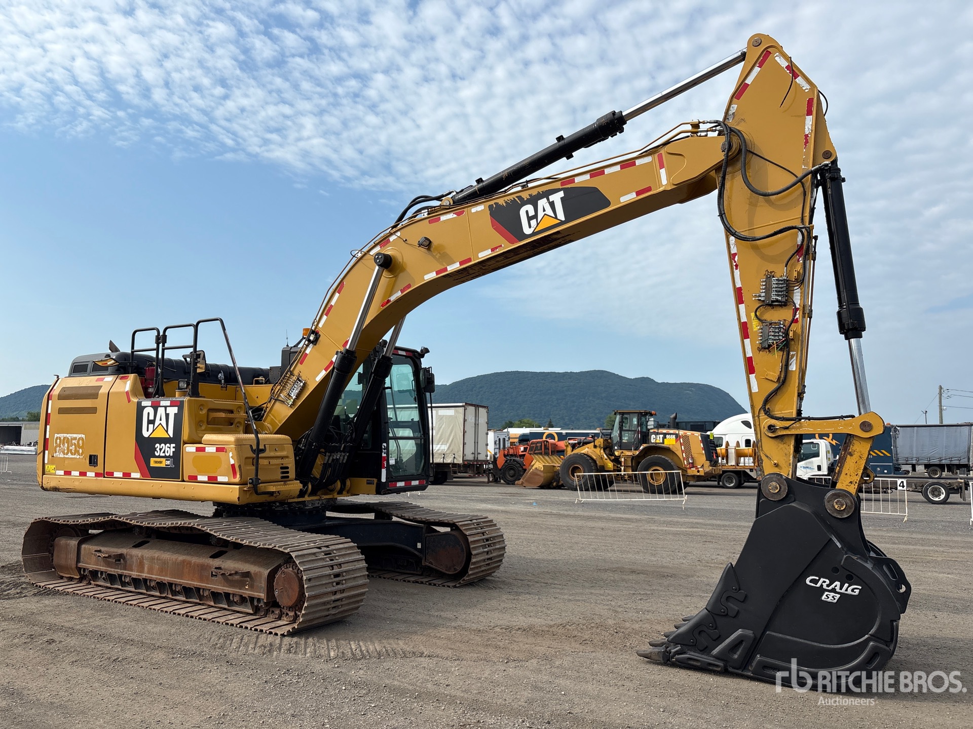 2018 Caterpillar 326F L