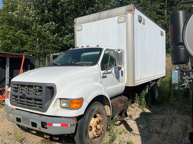 2000 Ford F-650 XL 4x2 Van Truck