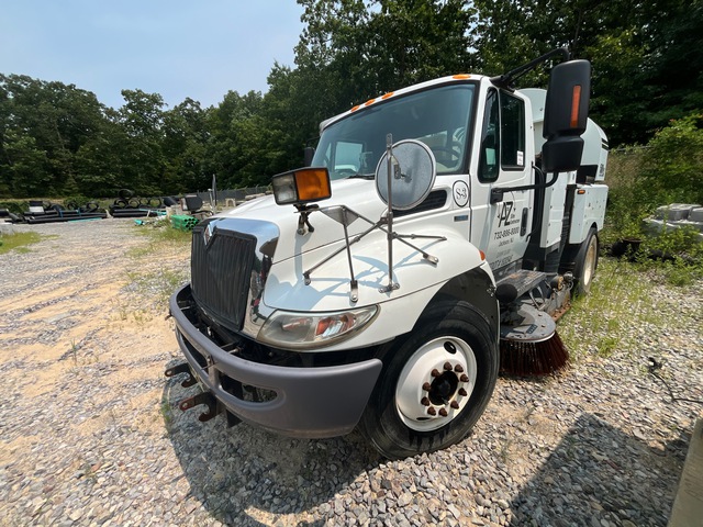 Tymco 500X on 2009 International 4300 DuraStar w/ Tymco 500X Sweeper Truck Tymco 500X on 2009 International 4300 DuraStar w/ Tymco 500X Sweeper Truck