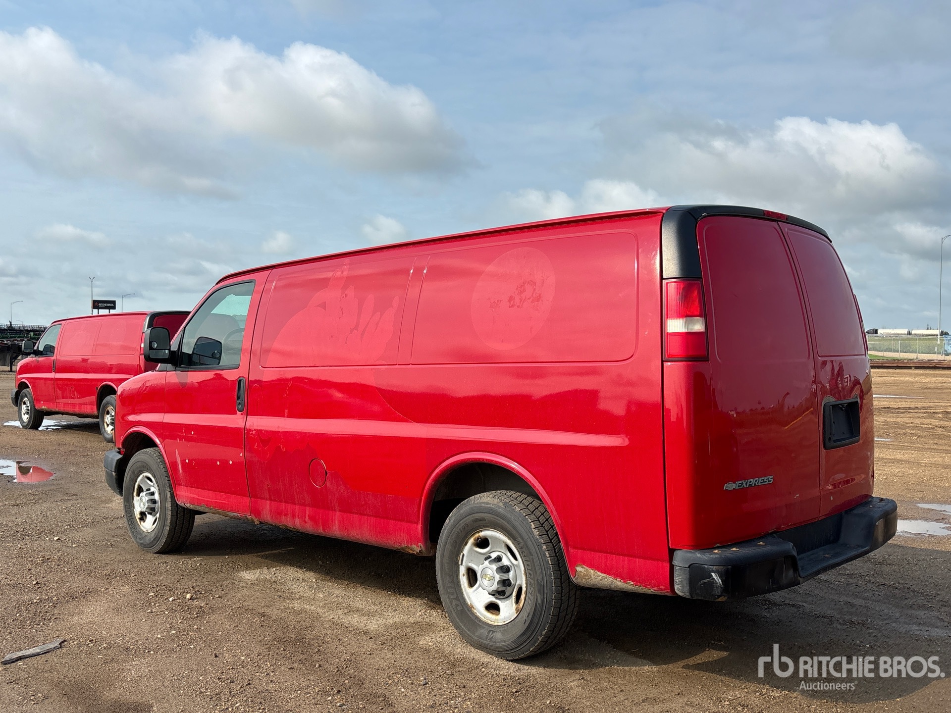General Appearance with Picture, Left Rear Corner
