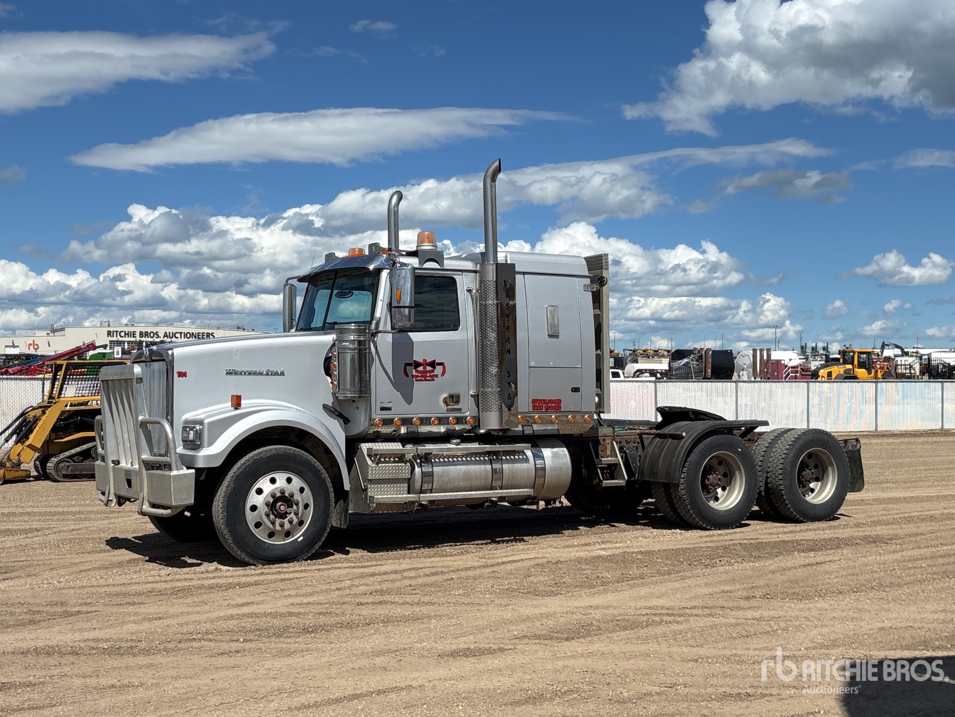 Photo of a 2013 Western Star 4900FA