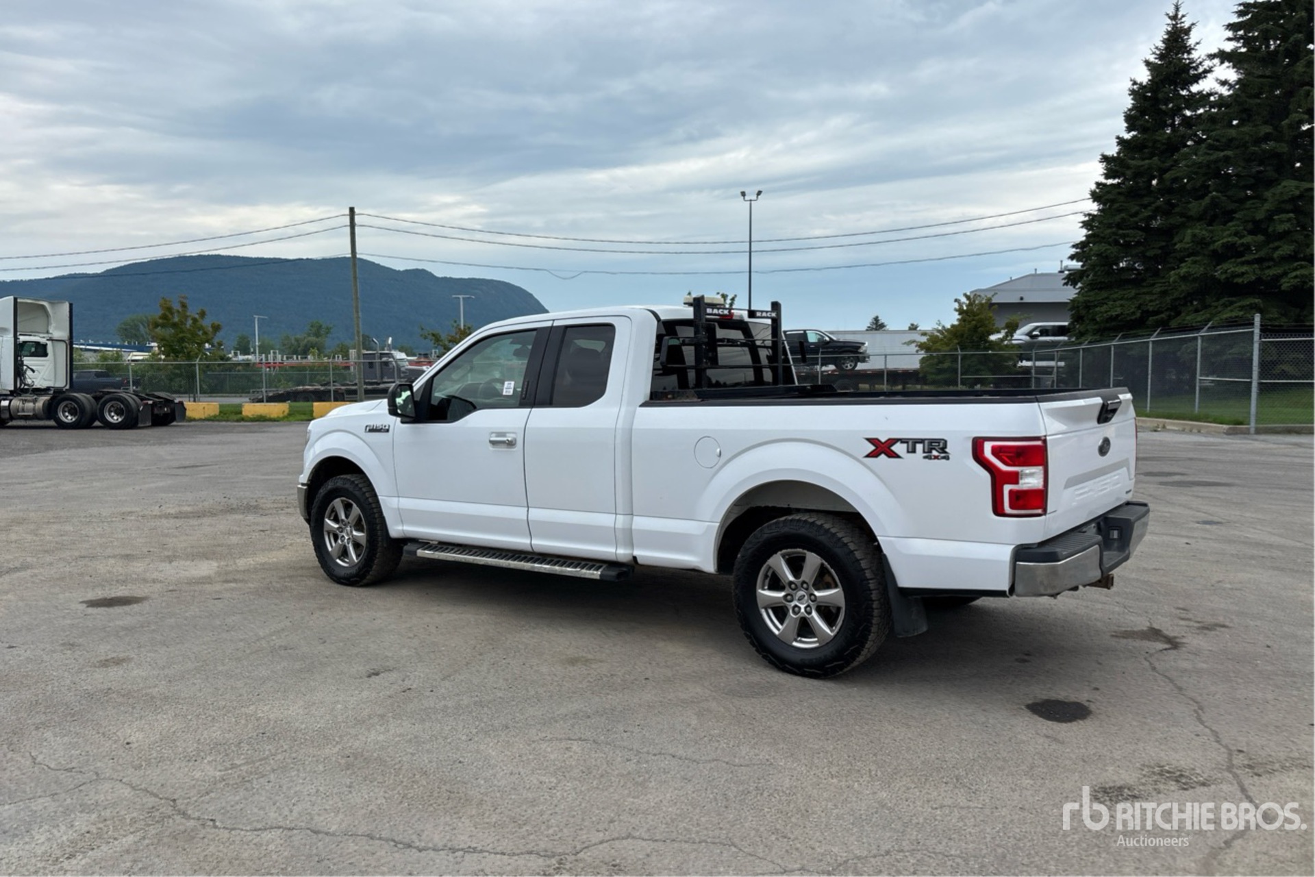 General Appearance with Picture, Left Rear Corner