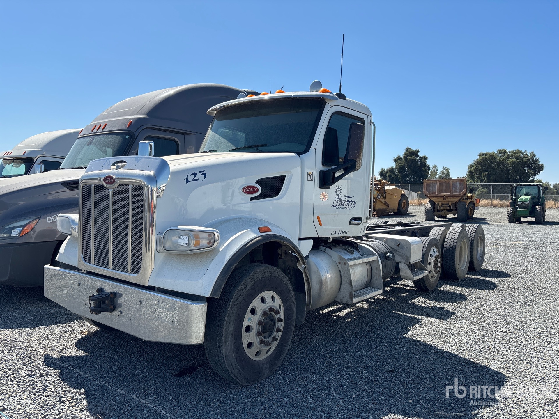 Photo of 2021 Peterbilt 567