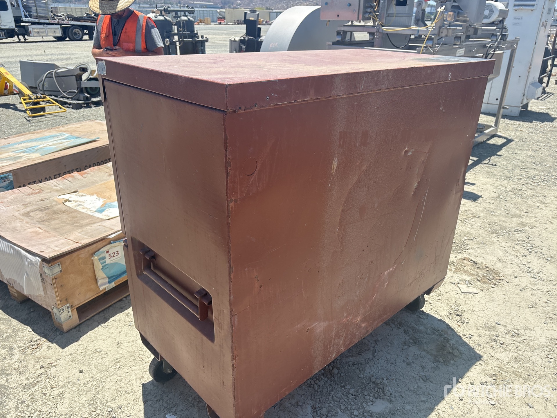 General Appearance with Picture, Left Rear Corner