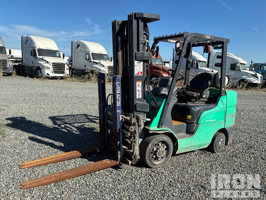 General Appearance - Lift Truck* with Picture, Left Front Corner