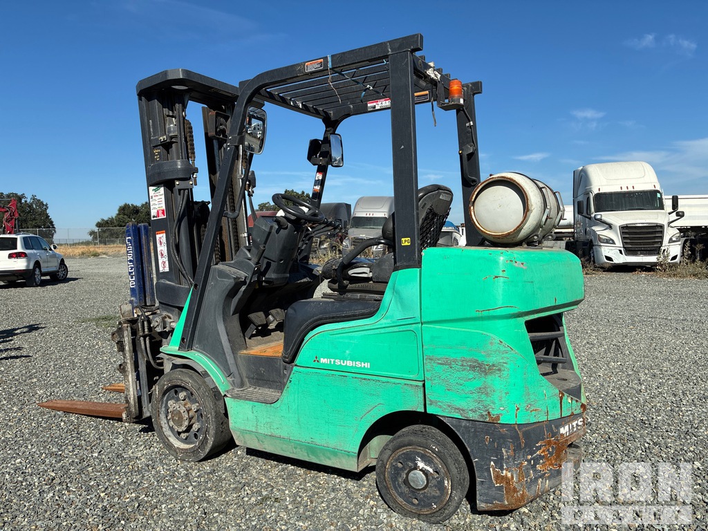 General Appearance - Lift Truck* with Picture, Left Rear Corner