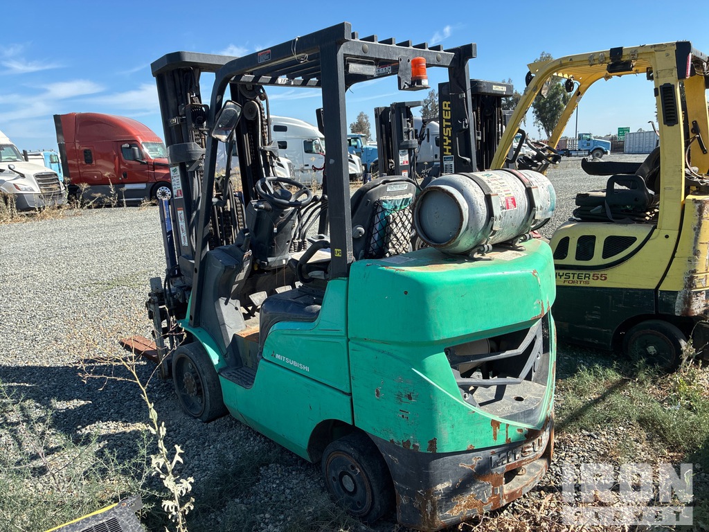 General Appearance - Lift Truck* with Picture, Left Rear Corner