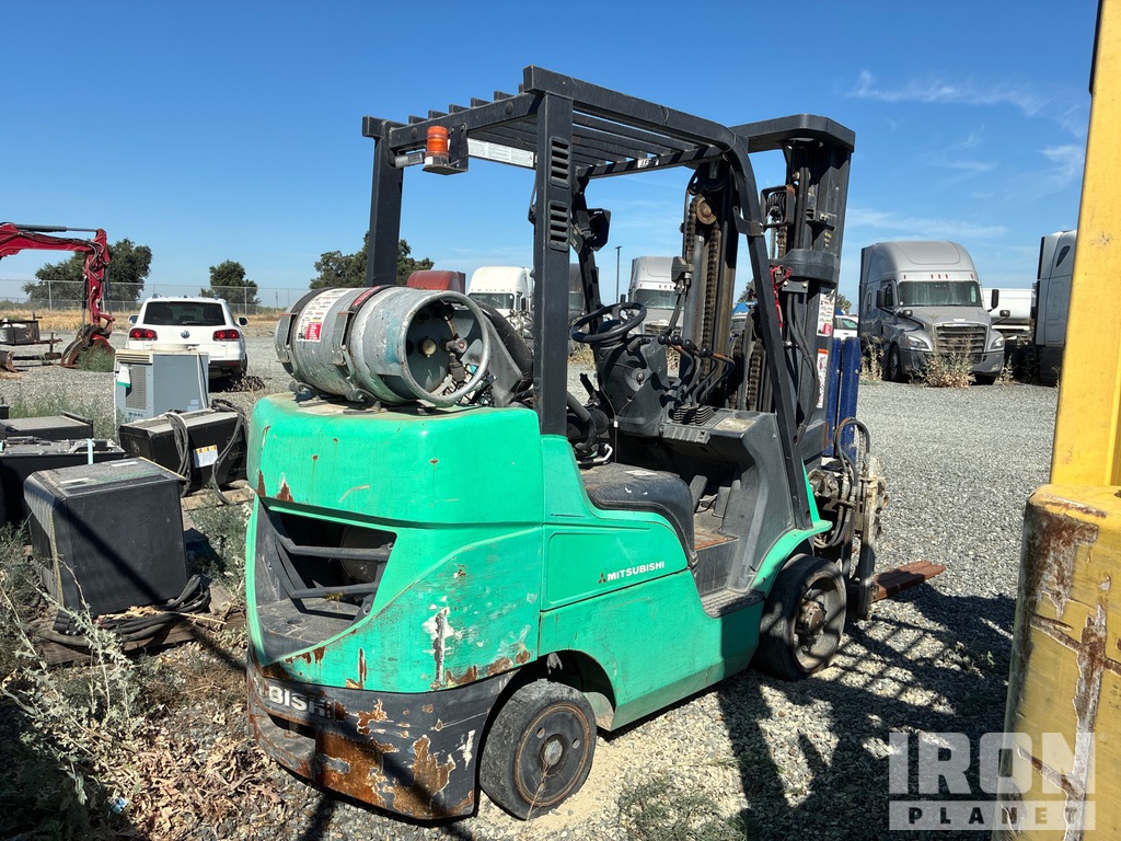 General Appearance - Lift Truck* with Picture, Right Rear Corner