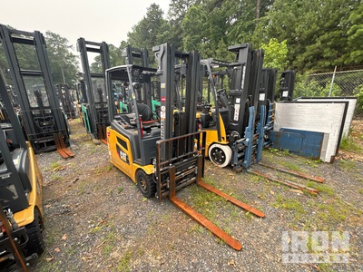 General Appearance - Lift Truck* with Imagen: esquina delantera derecha