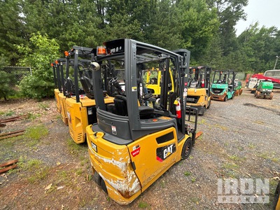 General Appearance - Lift Truck* with Imagen: esquina trasera derecha