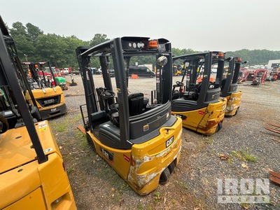 General Appearance - Lift Truck* with Imagen: esquina trasera izquierda