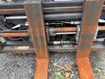 Hydraulics with Fork Positioning Cylinder (on fork carriage)