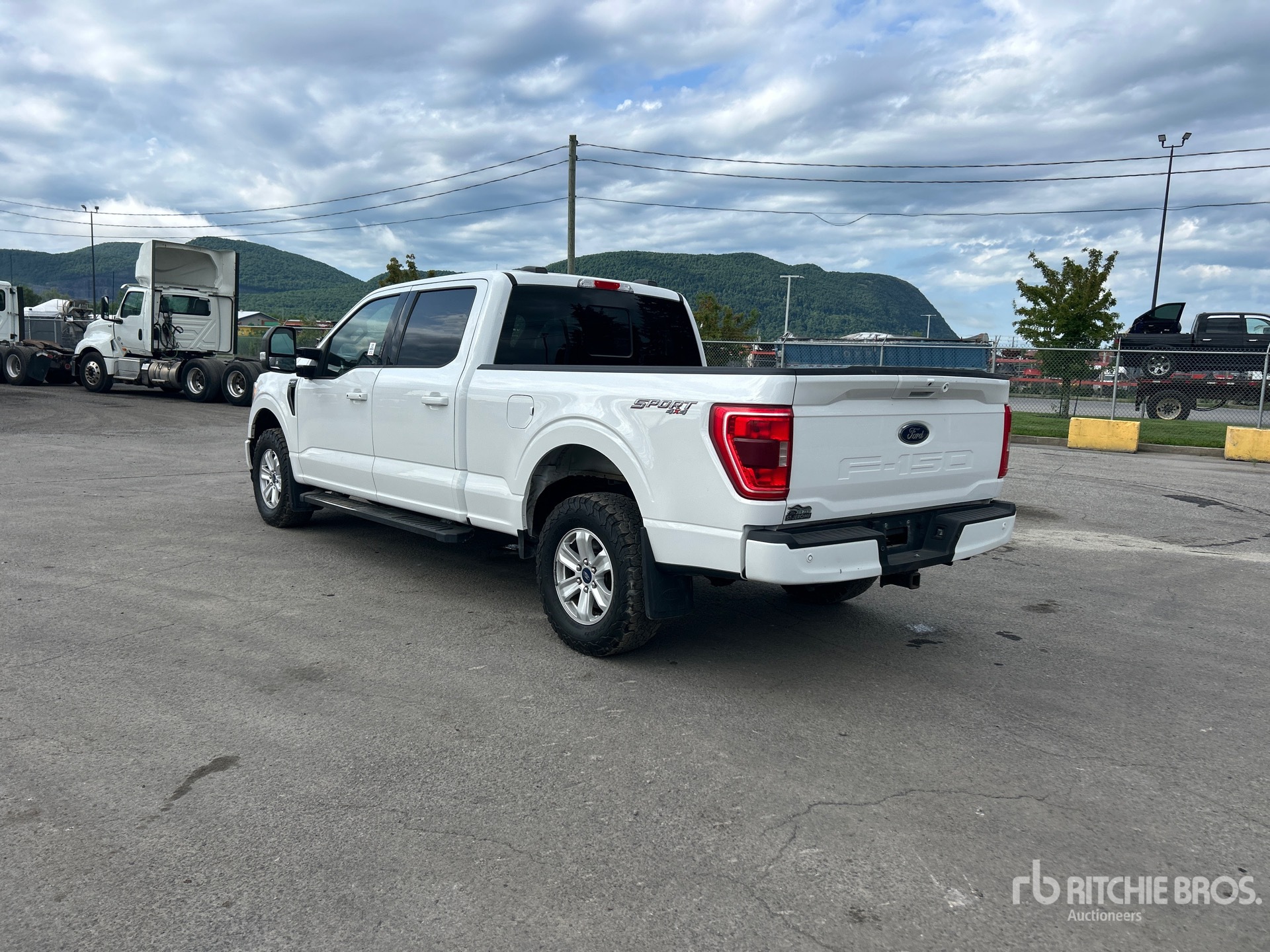 General Appearance with Picture, Left Rear Corner