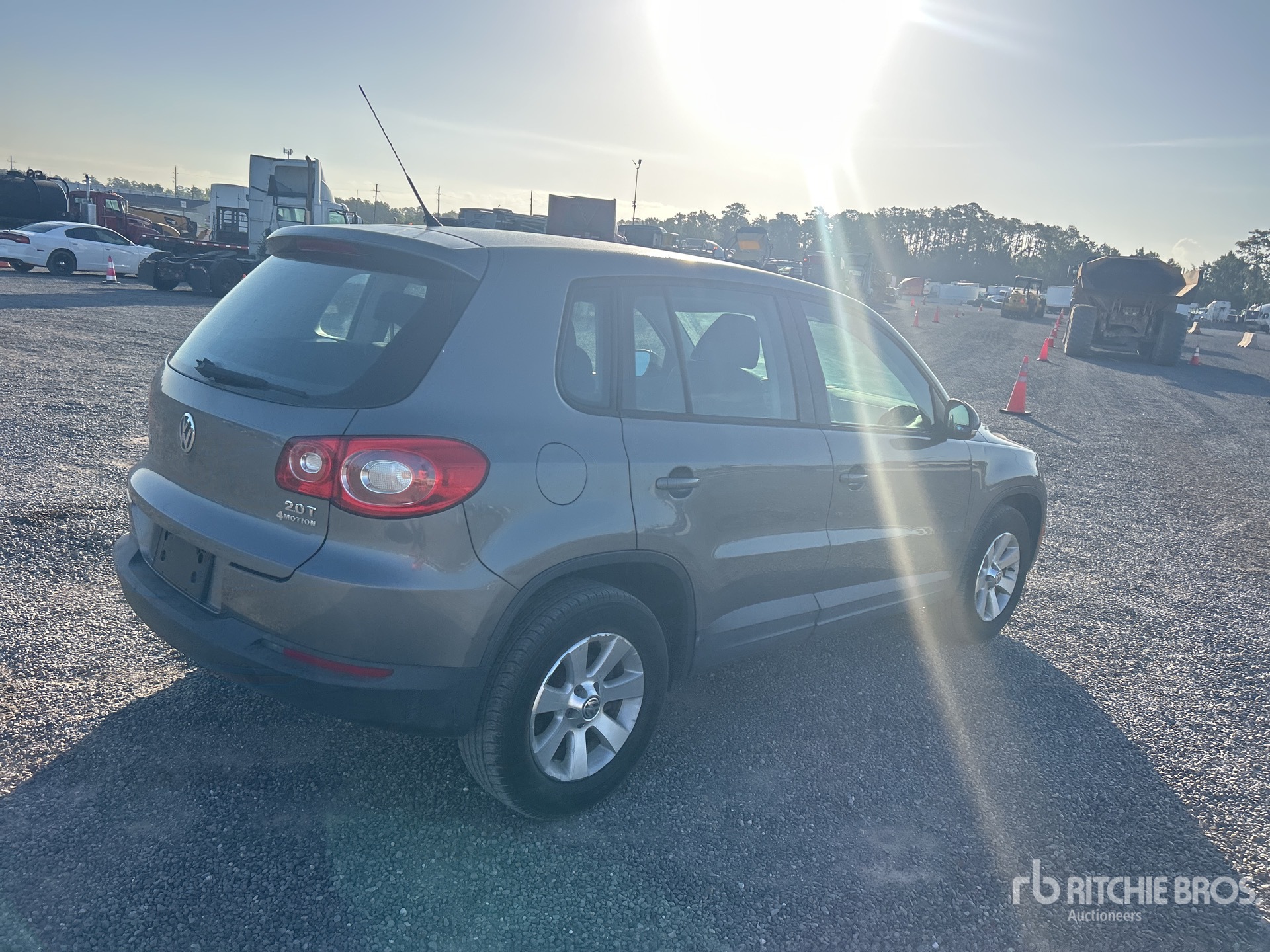 General Appearance with Picture, Right Rear Corner