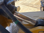 Hydraulics with Ripper Cylinders
