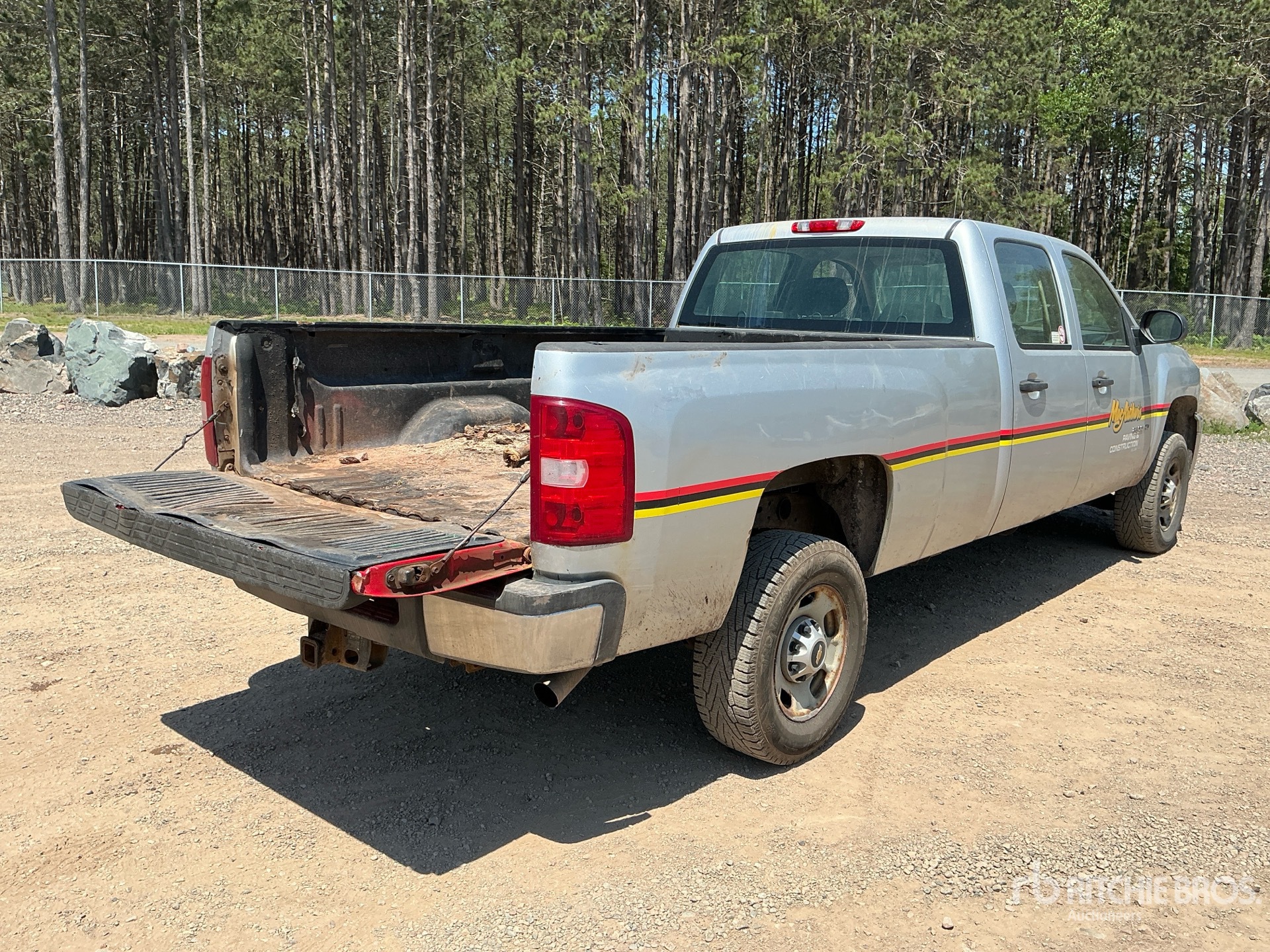 General Appearance with Picture, Right Rear Corner