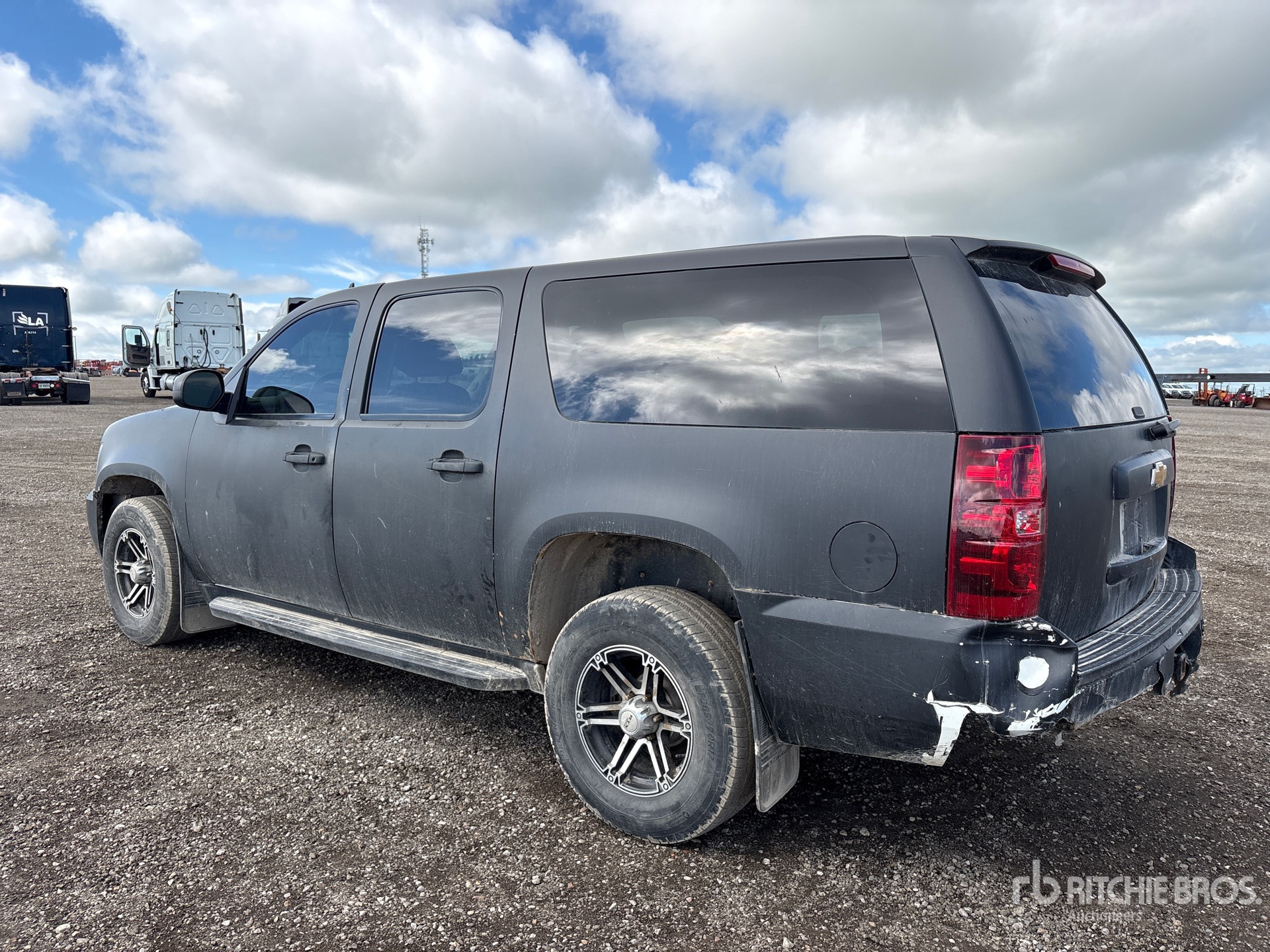 General Appearance with Picture, Left Rear Corner