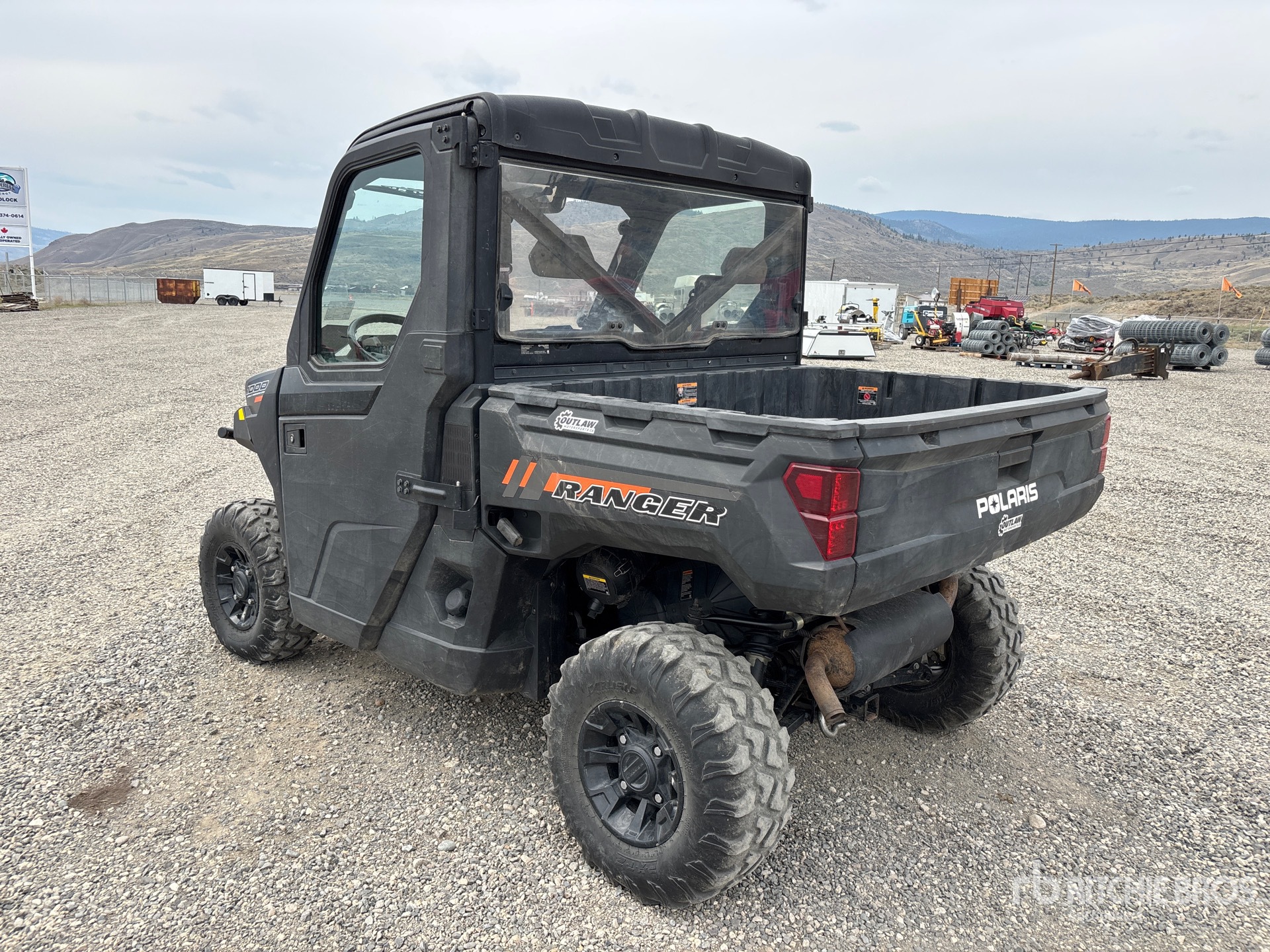 General Appearance with Picture, Left Rear Corner