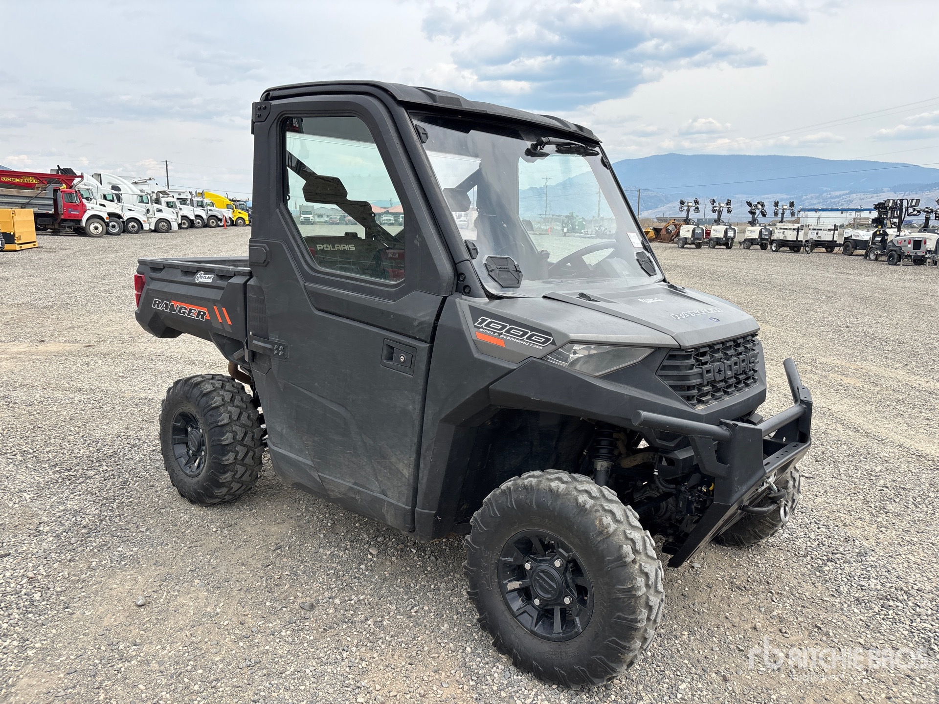General Appearance with Picture, Right Front Corner