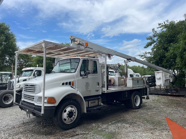 2004 Altec AT30-G 30 ft on 2004 Sterling Acterra 4x2 Bucket Truck