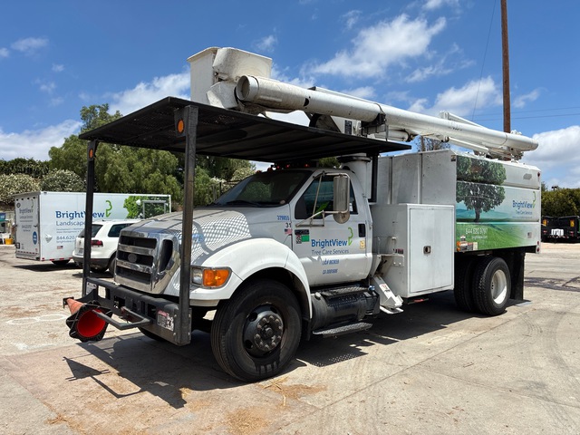 2014 Altec LR756 56 ft on 2013 Ford F-750 XL 4x2 Forestry Chipper Body Bucket Truck