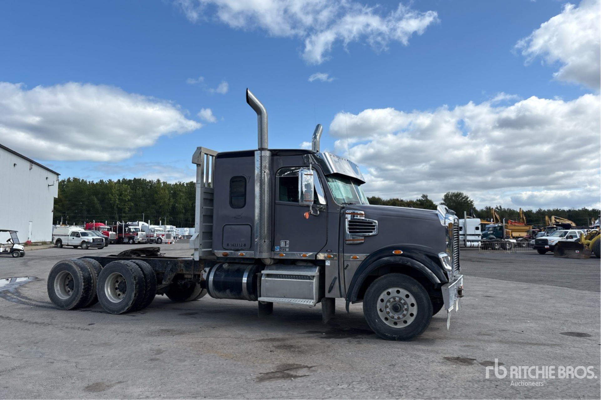 2016 Freightliner CORONADO 122SD
