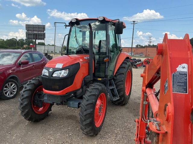 2015 Kubota M7060 - HDC 4WD Utility Tractor (Inoperable) 2015 Kubota M7060 - HDC 4WD Utility Tractor (Inoperable)