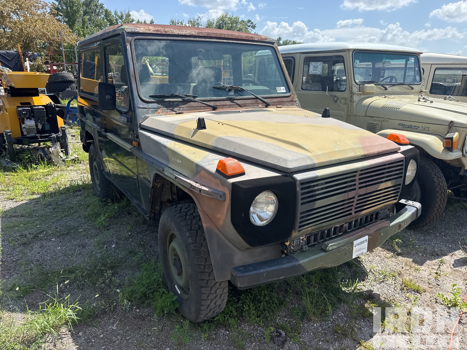 General Appearance with Picture, Right Front Corner