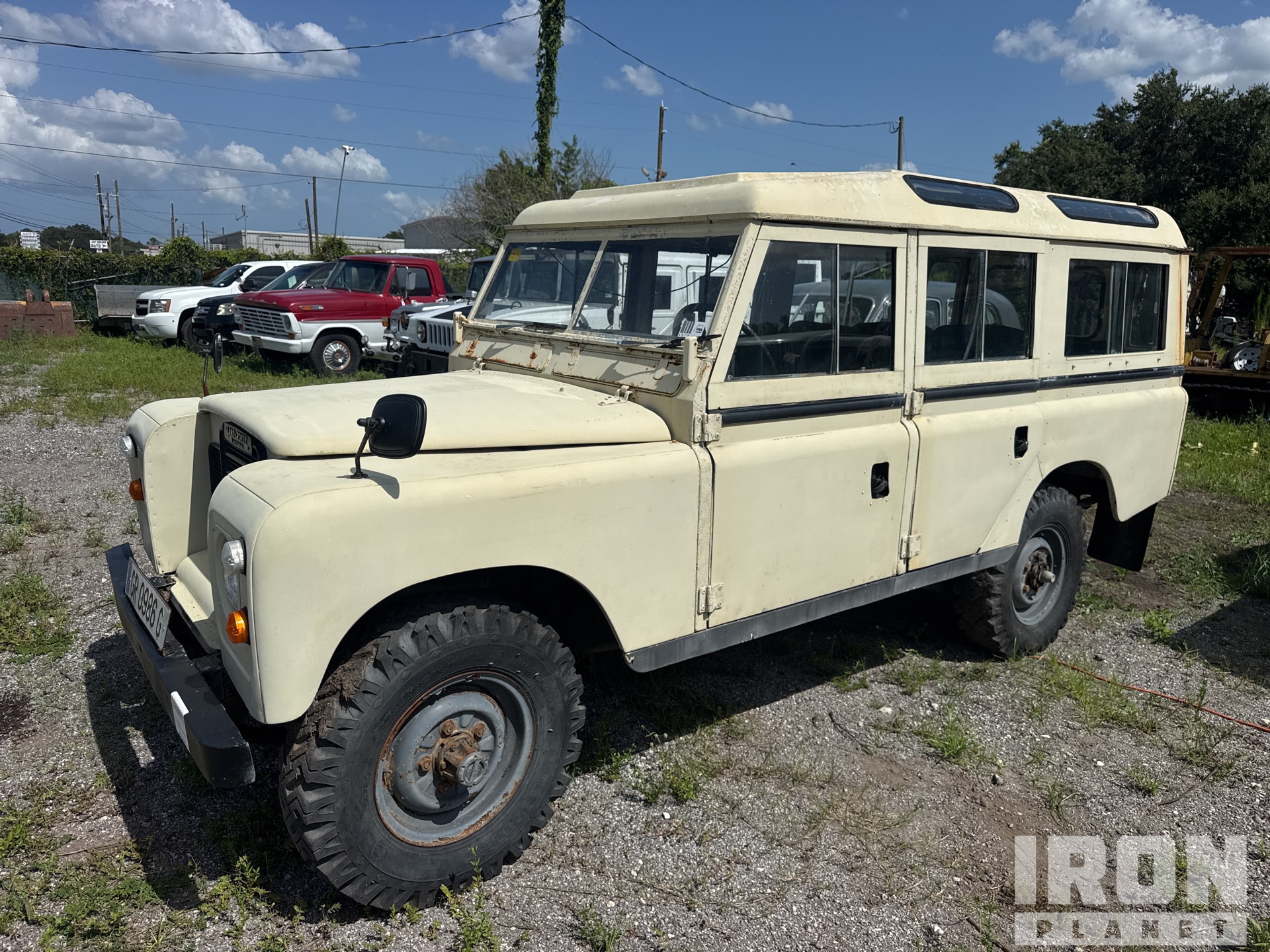 General Appearance with Picture, Left Front Corner