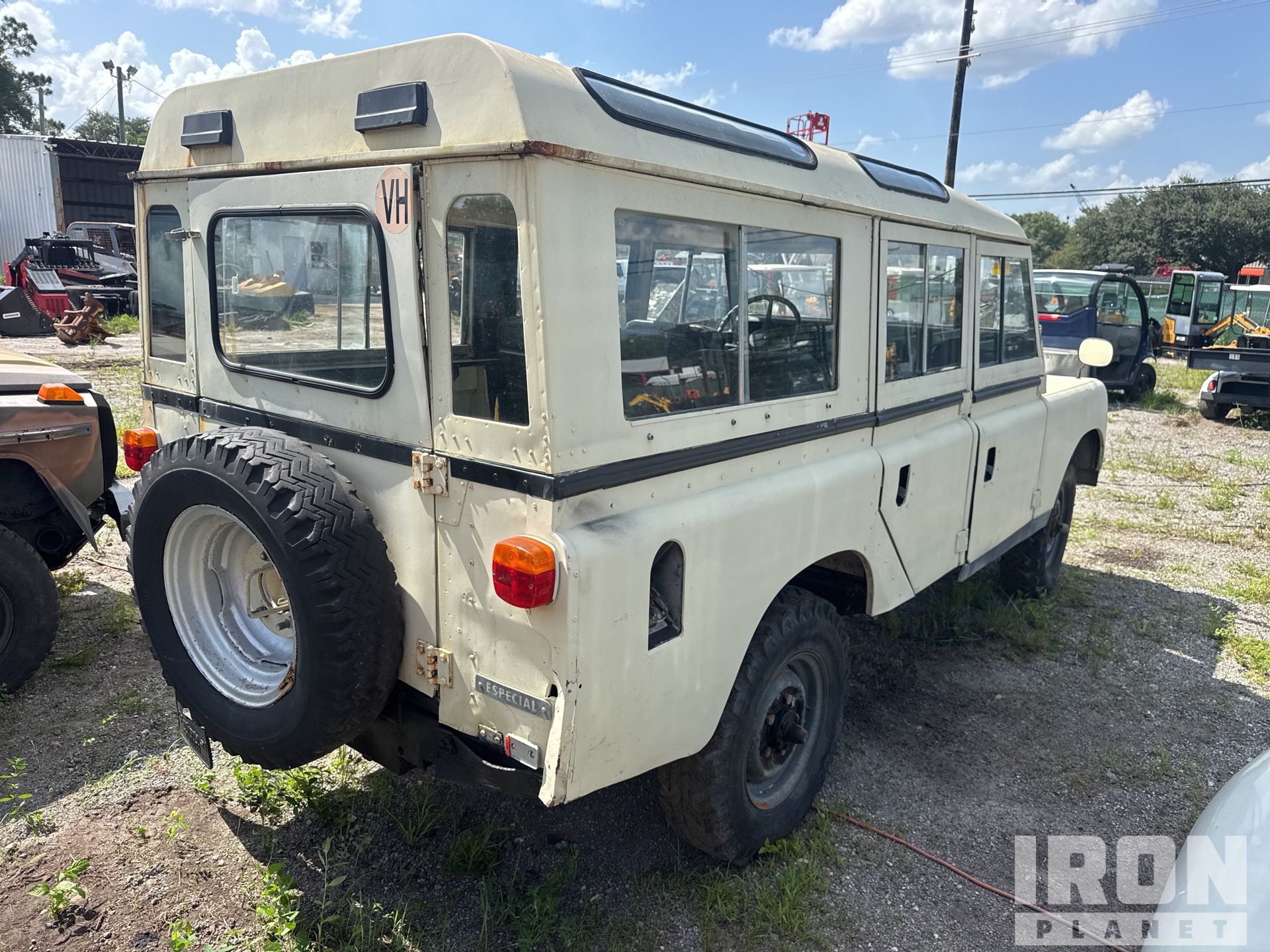 General Appearance with Picture, Right Rear Corner