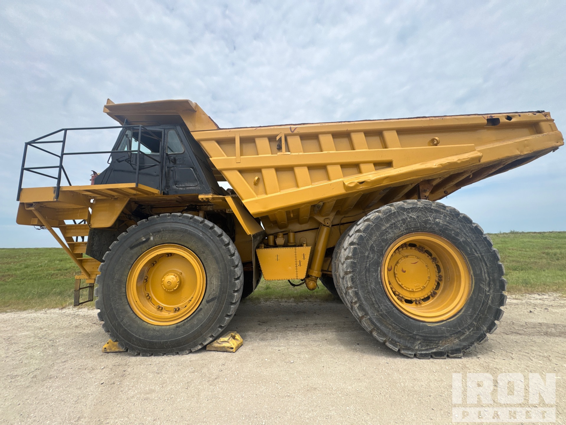Photo of a 1989 Caterpillar 777B