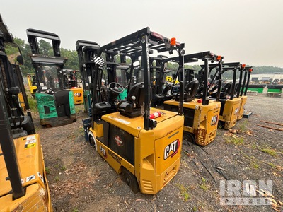 General Appearance - Lift Truck* with Imagen: esquina trasera izquierda
