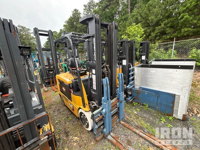 General Appearance - Lift Truck* with Imagen: esquina delantera derecha