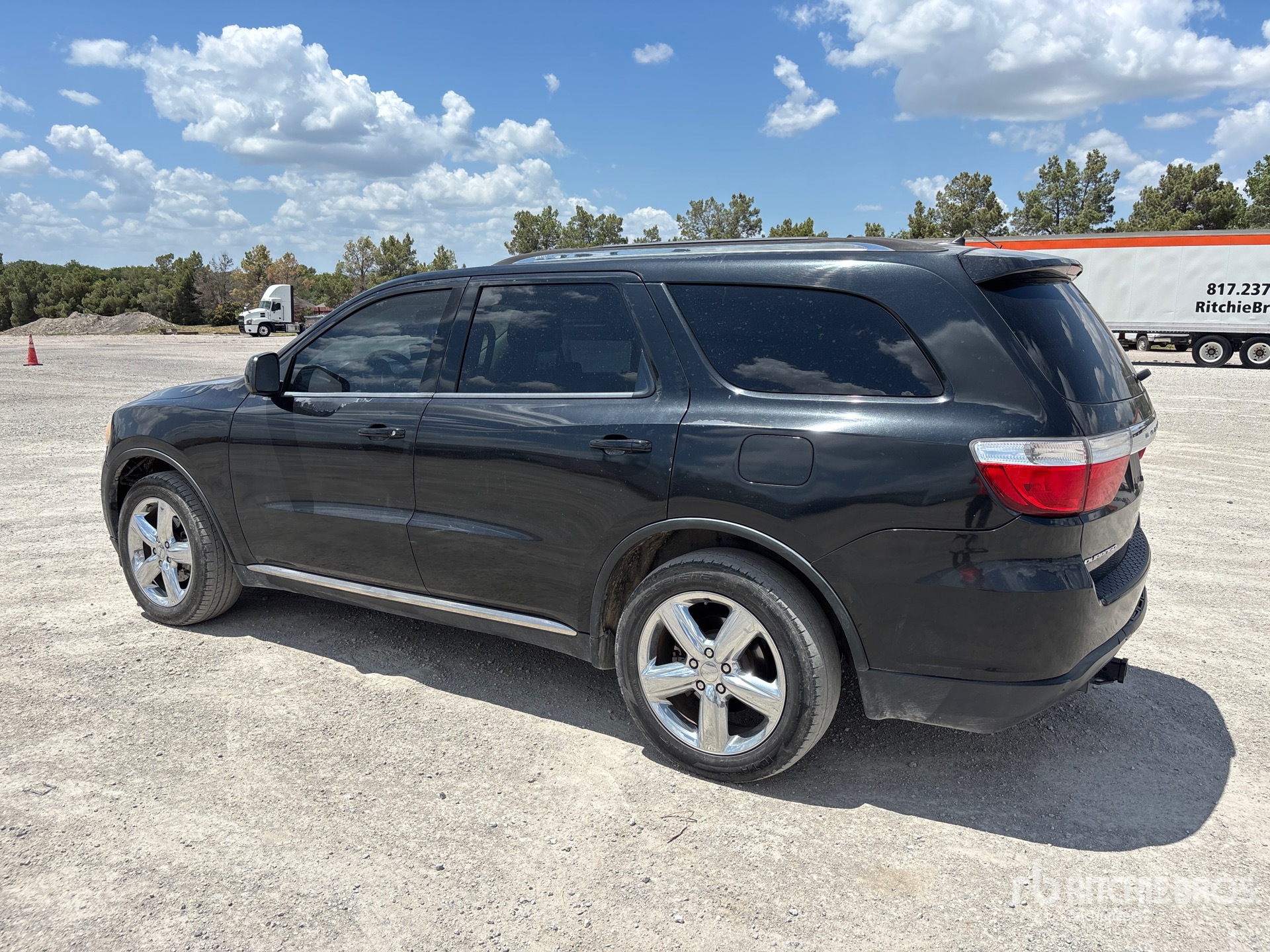 General Appearance with Picture, Left Rear Corner