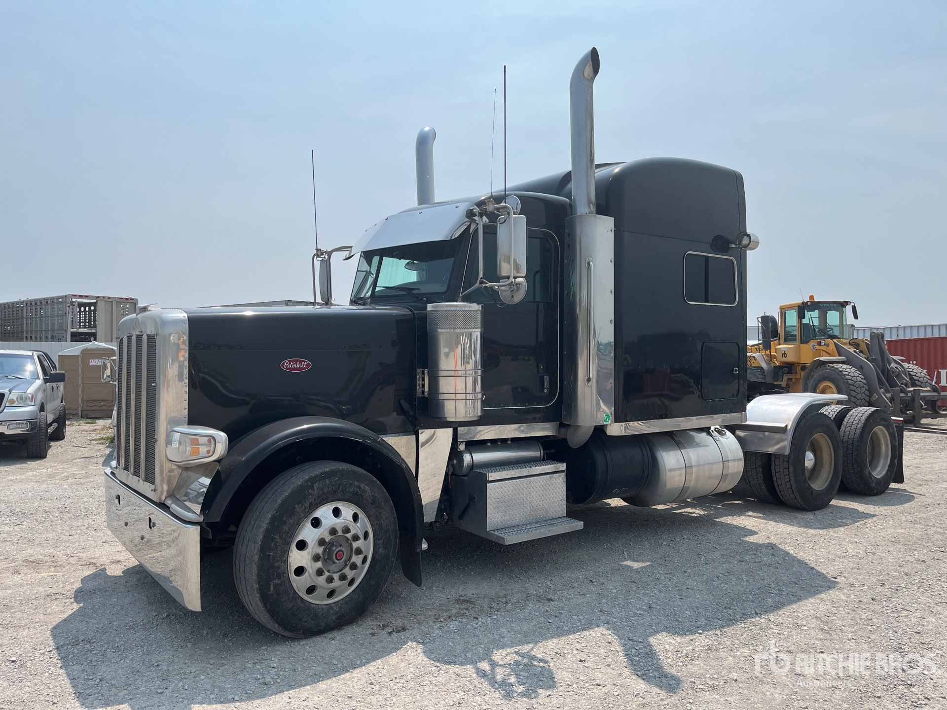 Photo of a 2015 Peterbilt 389