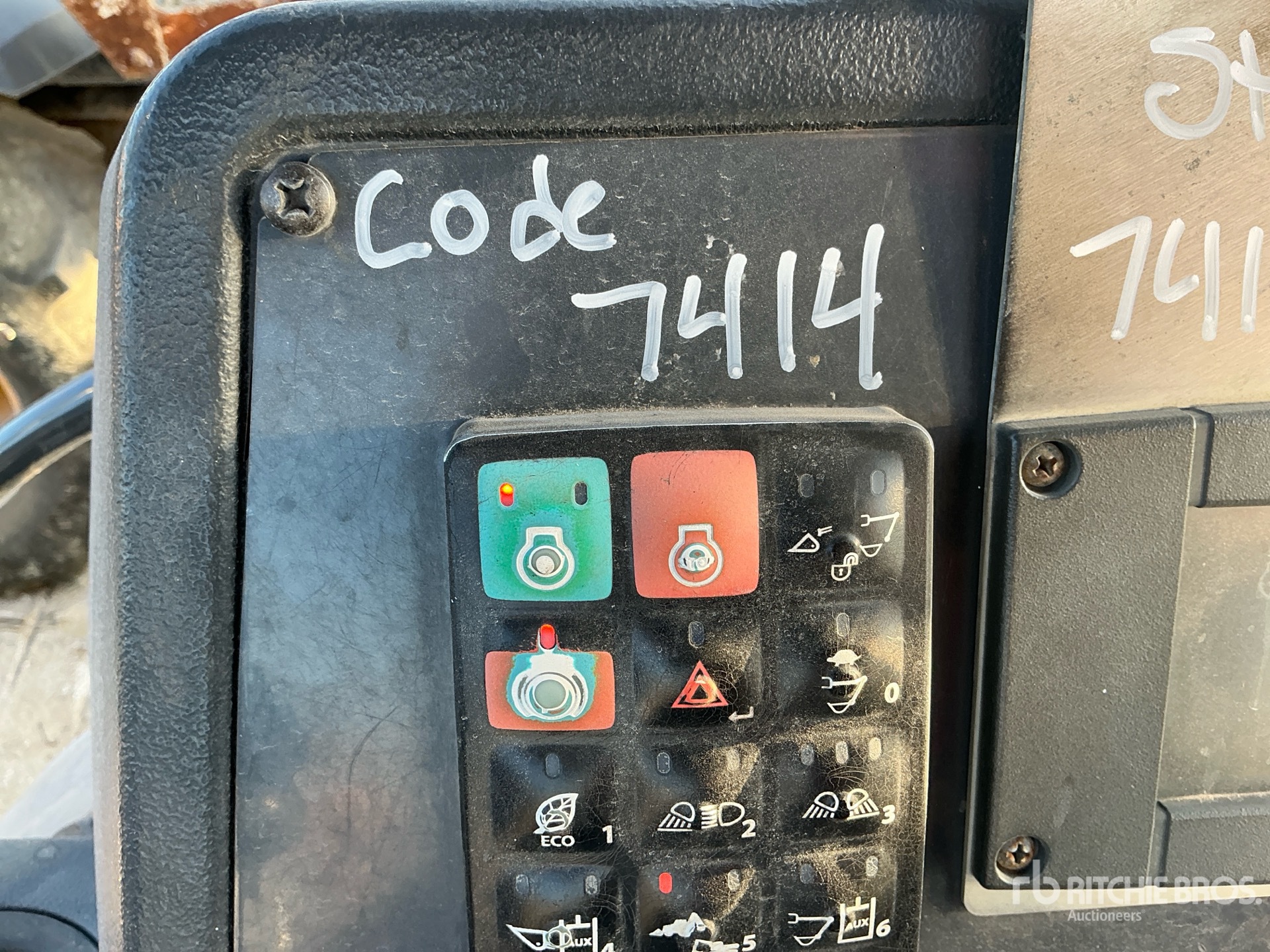 2019 John Deere 310