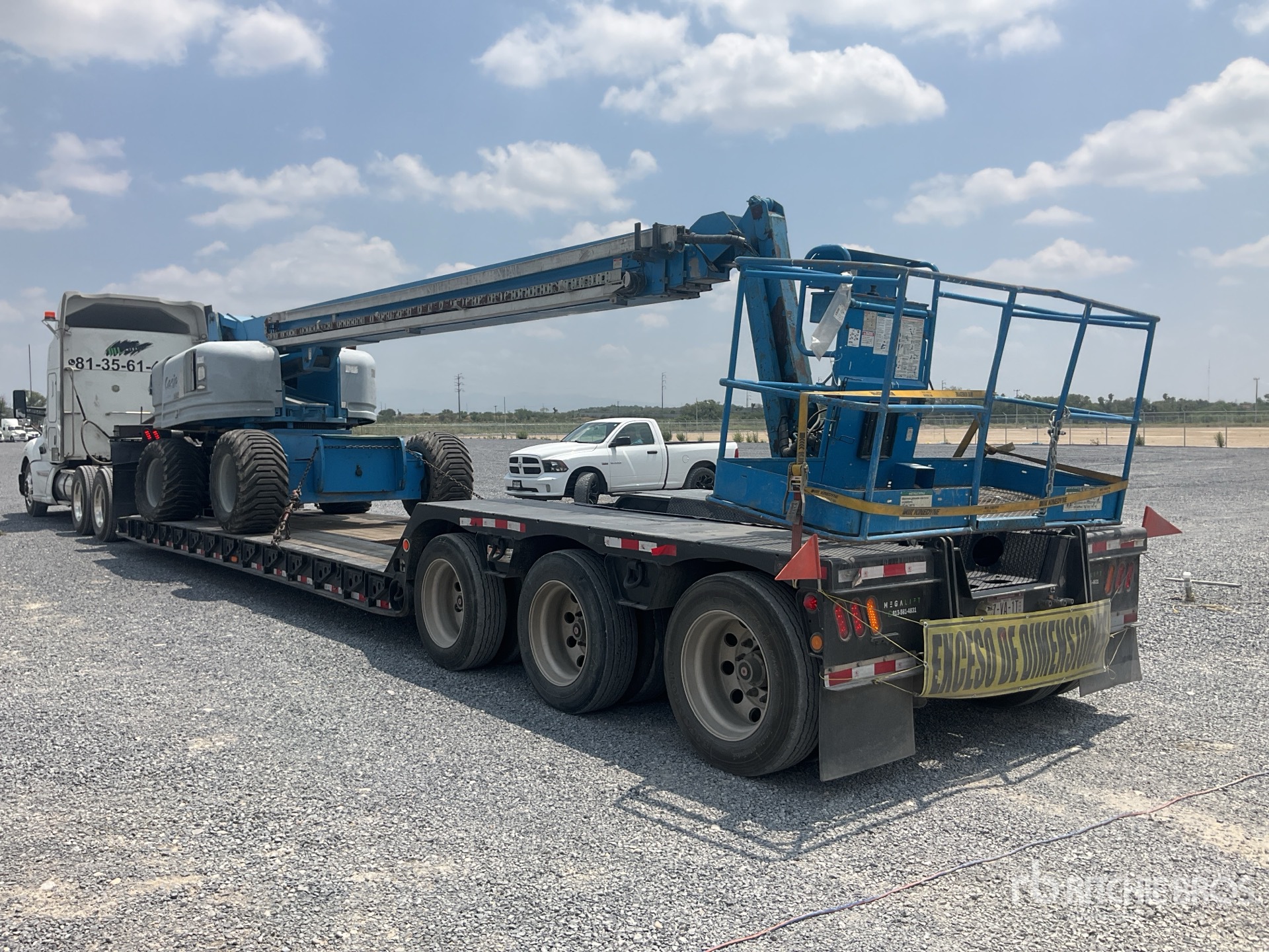 Photo of a 2007 Genie S85
